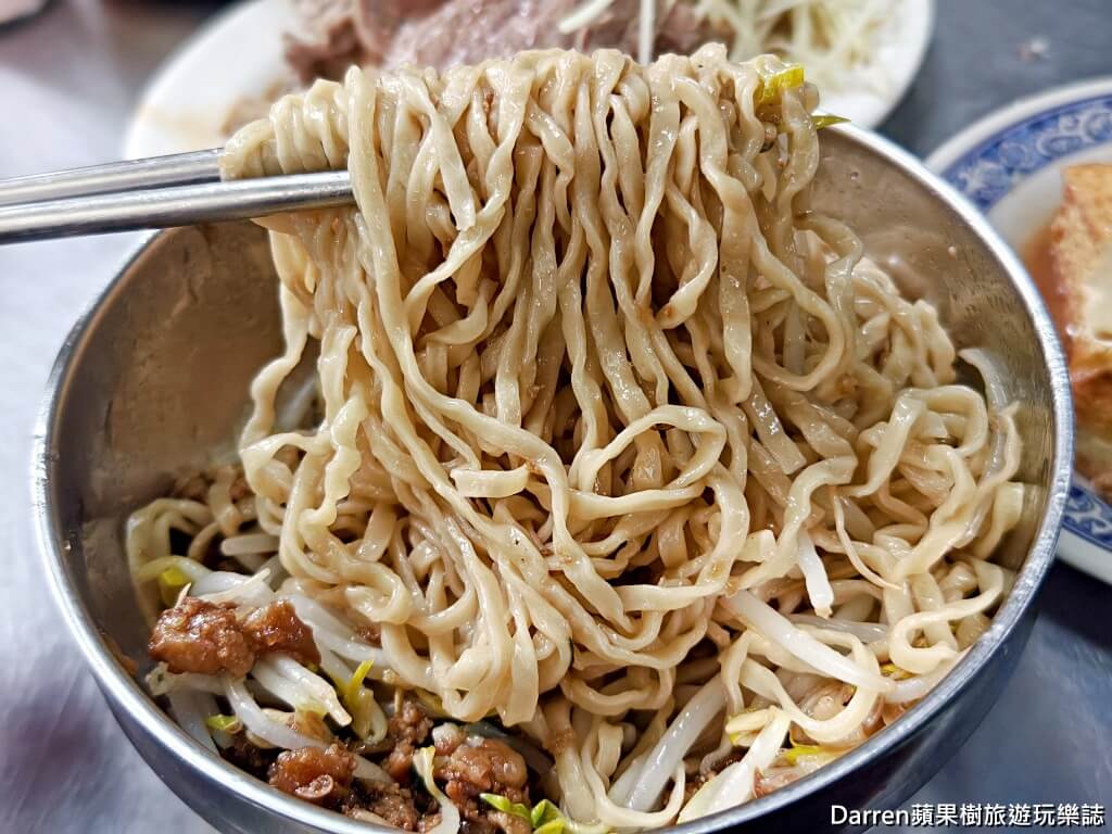 新東街米粉湯,松山區美食,南京三民站美食,台北米粉湯推薦,松山早餐推薦,台北黑白切,草埔市場美食,台北傳統小吃,台北早午餐,台北小吃推薦
