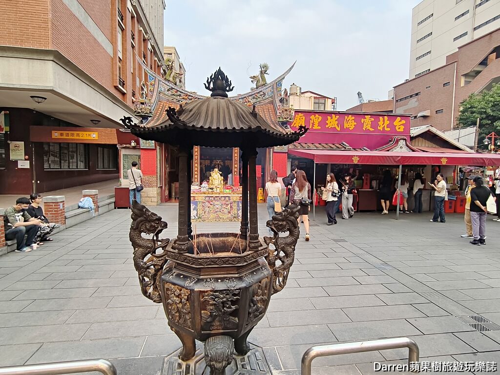 台北霞海城隍廟,霞海城隍廟月老,台北月老廟,求姻緣台北,大稻埕景點,迪化街景點