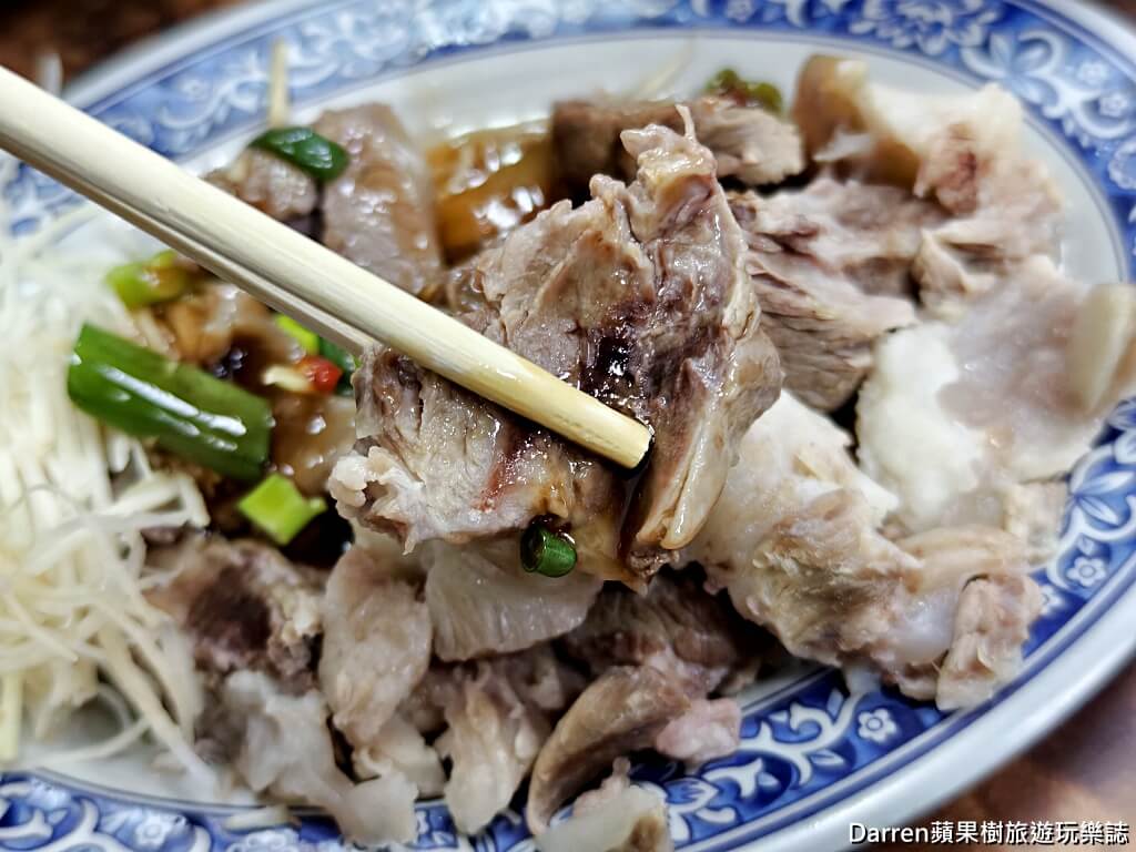 新莊美食,二哥烏醋麵,新莊小吃,烏醋乾麵,骨仔肉湯,豬眼湯,新莊麵店推薦,平價小吃