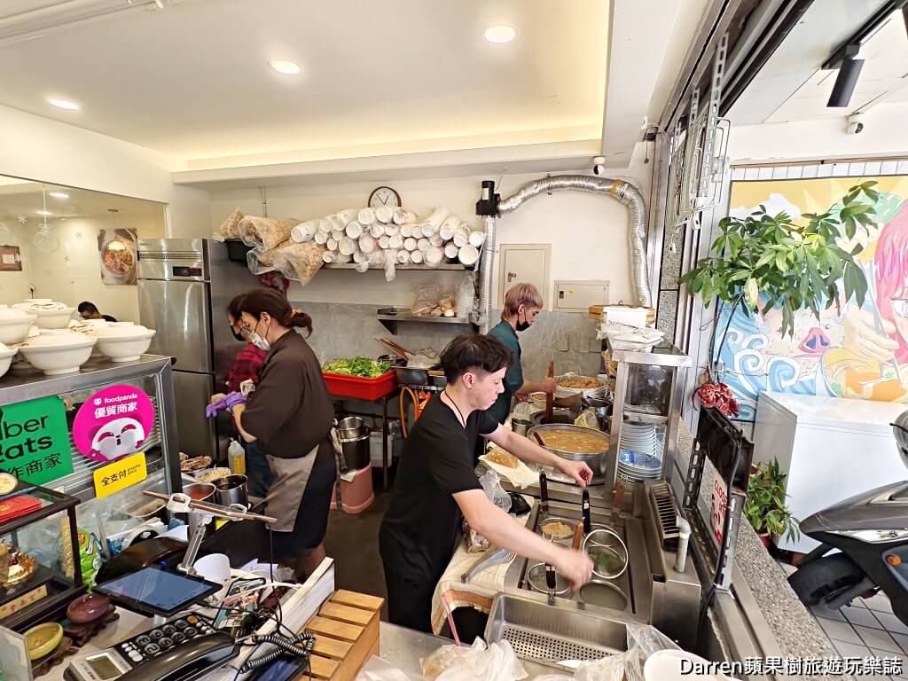 新莊美食,頭前庄站美食,肉總裁油飯肉羹,新莊油飯推薦,新莊肉羹湯,古早味油飯,新北油飯節,新莊小吃推薦