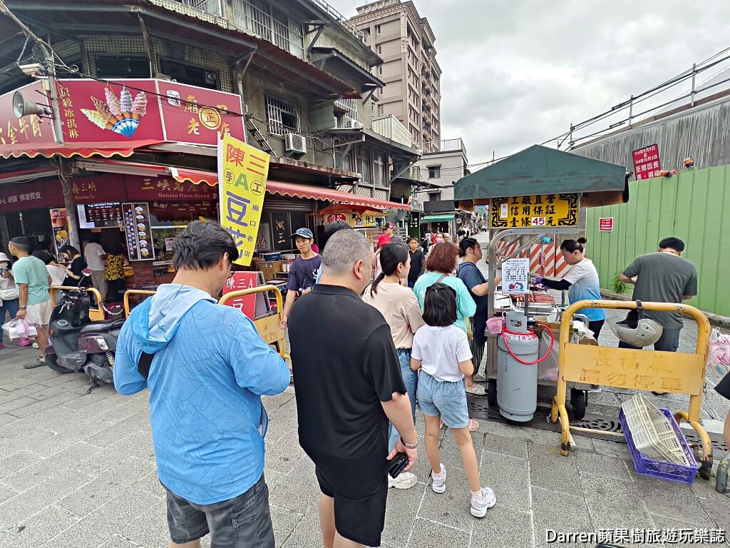 三峽美食,三峽老街美食,永發黑豬肉香腸,三峽祖師廟美食,三峽香腸推薦,三峽小吃,三峽老街必吃,黑豬肉香腸,三峽排隊美食,三峽銅板美食