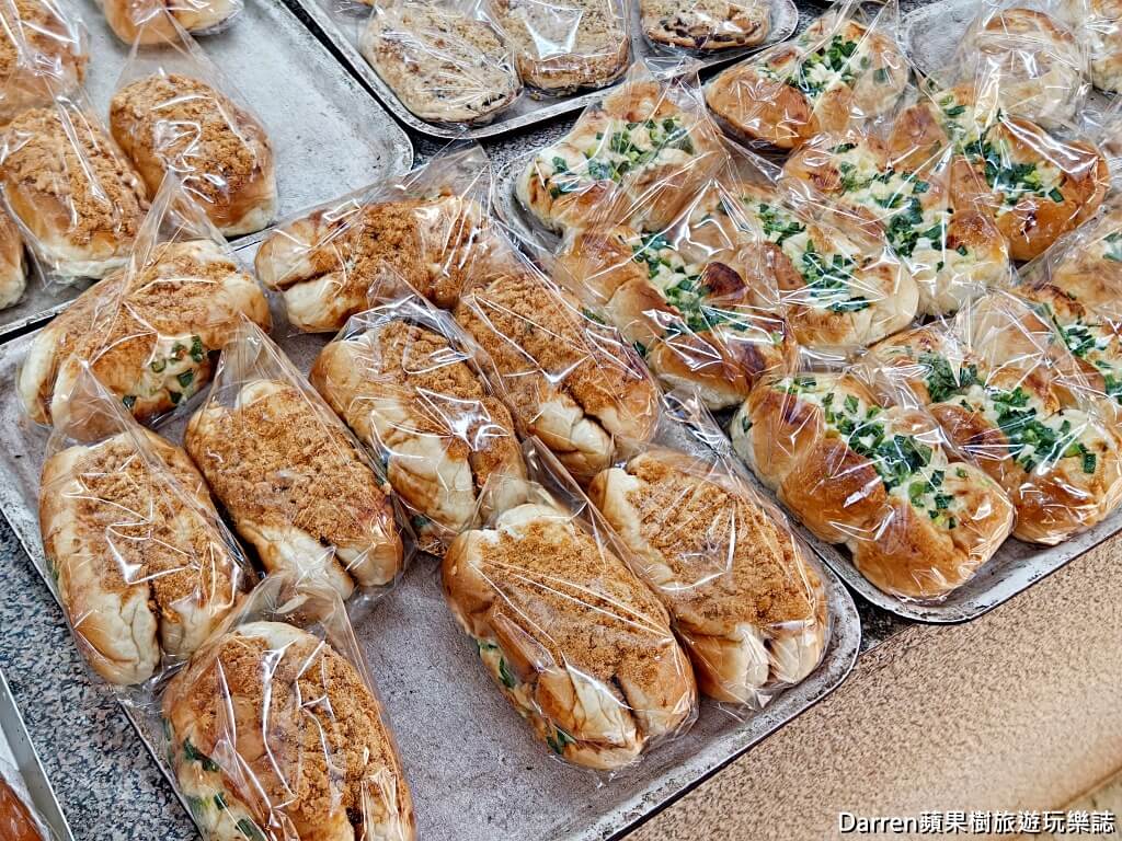 瑞芳美食,四腳亭美食,京香麵包店,瑞芳麵包店,四腳亭麵包店,瑞芳花生蛋糕,花生蛋糕推薦,新北麵包店,古早味麵包店,四腳亭車站美食,瑞芳甜點推薦,瑞芳小吃,台灣古早味麵包,花生蛋糕必買