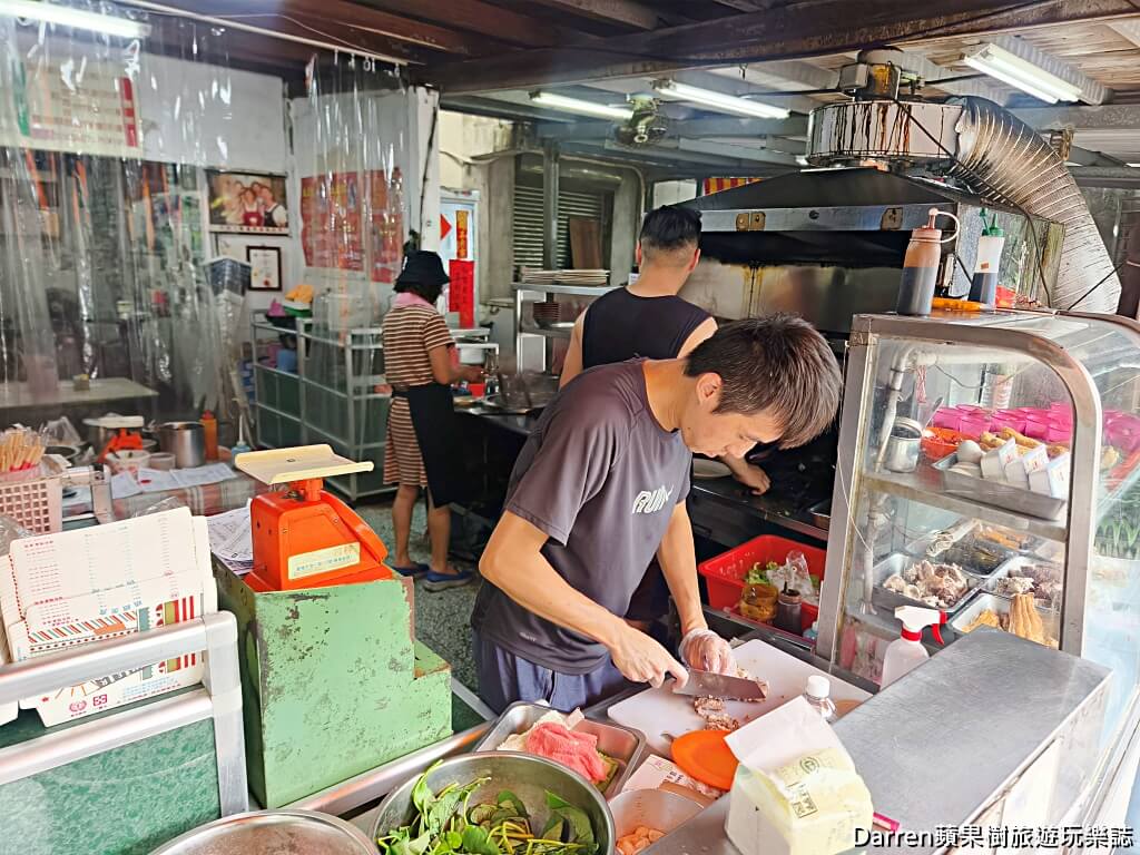 阿揚什錦麵,四腳亭美食,瑞芳美食,四腳亭小吃,瑞芳什錦麵,四腳亭車站美食,瑞芳麵店推薦,瑞芳在地美食,四腳亭咖哩炒麵,瑞芳老店美食,瑞芳午餐推薦,瑞芳晚餐推薦,基隆美食延伸推薦,四腳亭必吃