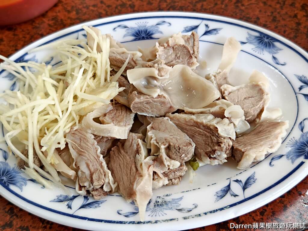 橋頭排骨麵,瑞芳美食,四腳亭美食,瑞芳排骨酥麵,四腳亭排骨酥麵,芋頭排骨酥麵,基隆排骨酥麵,新北排隊美食,瑞芳小吃,四腳亭小吃