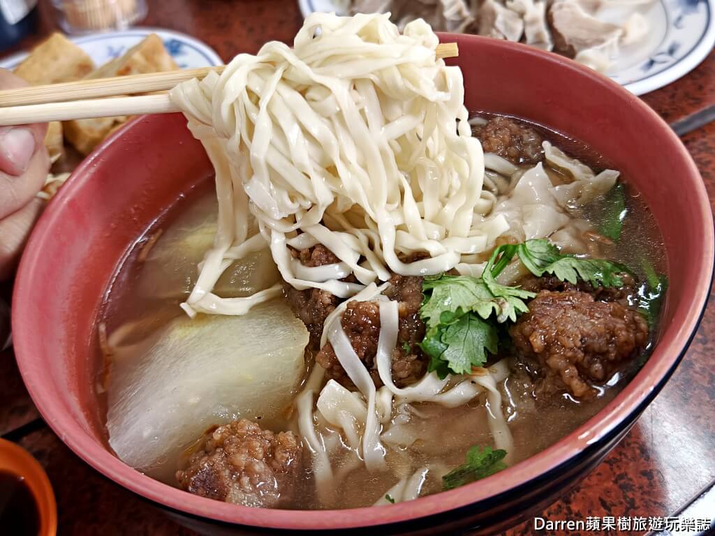 橋頭排骨麵,瑞芳美食,四腳亭美食,瑞芳排骨酥麵,四腳亭排骨酥麵,芋頭排骨酥麵,基隆排骨酥麵,新北排隊美食,瑞芳小吃,四腳亭小吃