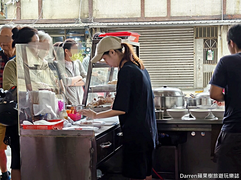 橋頭排骨麵,瑞芳美食,四腳亭美食,瑞芳排骨酥麵,四腳亭排骨酥麵,芋頭排骨酥麵,基隆排骨酥麵,新北排隊美食,瑞芳小吃,四腳亭小吃