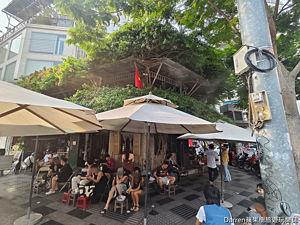 Cà phê Linh,胡志明市咖啡廳,胡志明市咖啡推薦,越南咖啡,越南鹽咖啡,越南椰子咖啡,第一郡咖啡,濱城市場美食,濱城市場咖啡廳,胡志明市美食,胡志明自由行,越南自由行