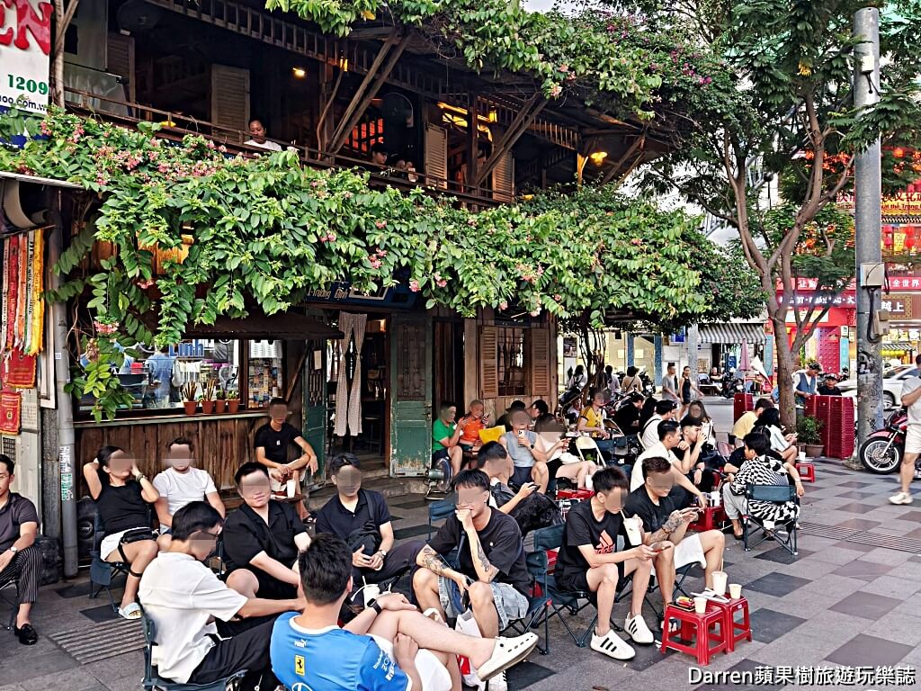 Cà phê Linh,胡志明市咖啡廳,胡志明市咖啡推薦,越南咖啡,越南鹽咖啡,越南椰子咖啡,第一郡咖啡,濱城市場美食,濱城市場咖啡廳,胡志明市美食,胡志明自由行,越南自由行