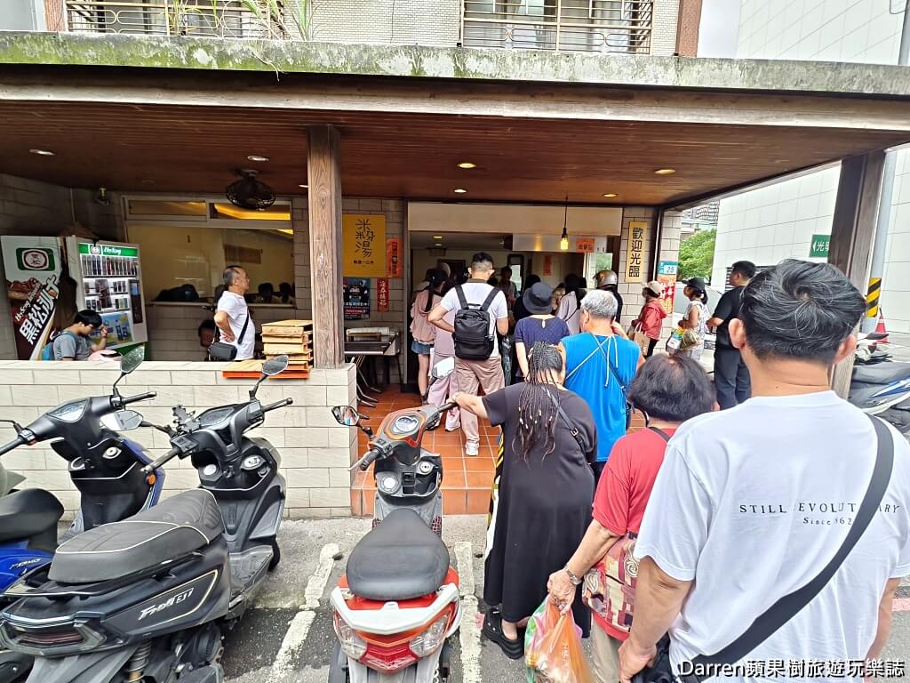 汐止街仔內米粉湯,汐止美食,汐止早餐,汐止中正市場美食,汐止米粉湯,汐止小吃,汐止紅燒肉,汐止炸物,汐止必吃,汐止老店