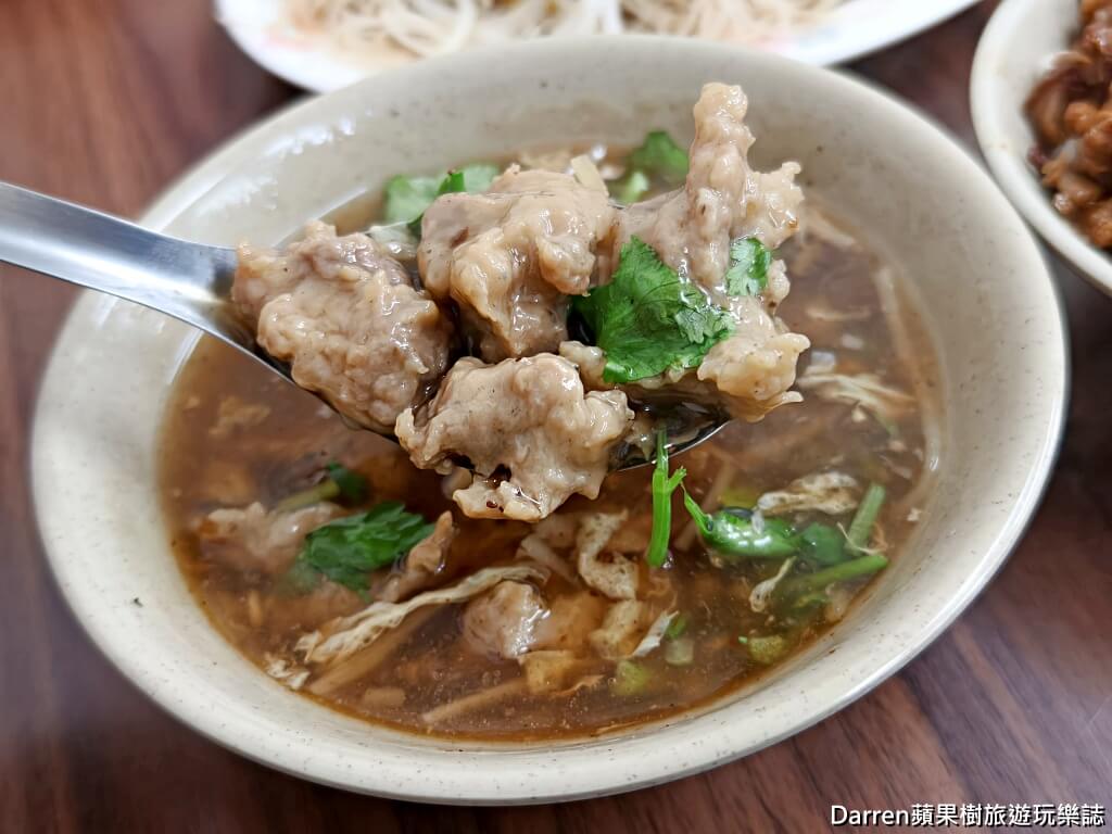 阿草赤肉羹,阿草赤肉羹菜單,阿草赤肉羹價格,阿草赤肉羹推薦,阿草赤肉羹肉羹湯,民生社區美食,民生社區小吃,松山區美食推薦,松山區肉羹推薦,台北赤肉羹推薦,台北老字號小吃,台北手工肉羹,新東街美食,松山區滷肉飯推薦