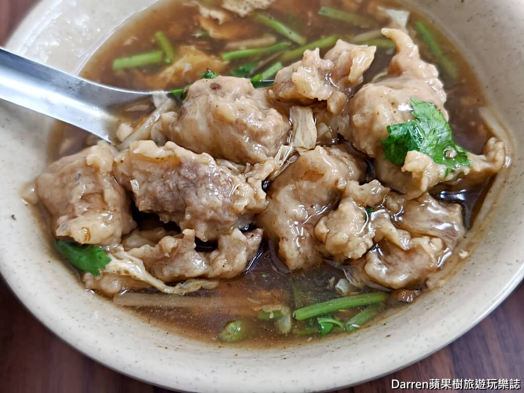 阿草赤肉羹,阿草赤肉羹菜單,阿草赤肉羹價格,阿草赤肉羹推薦,阿草赤肉羹肉羹湯,民生社區美食,民生社區小吃,松山區美食推薦,松山區肉羹推薦,台北赤肉羹推薦,台北老字號小吃,台北手工肉羹,新東街美食,松山區滷肉飯推薦