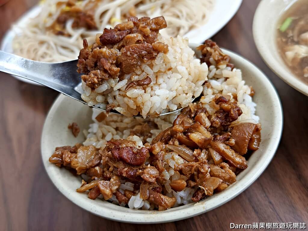 阿草赤肉羹,阿草赤肉羹菜單,阿草赤肉羹價格,阿草赤肉羹推薦,阿草赤肉羹肉羹湯,民生社區美食,民生社區小吃,松山區美食推薦,松山區肉羹推薦,台北赤肉羹推薦,台北老字號小吃,台北手工肉羹,新東街美食,松山區滷肉飯推薦