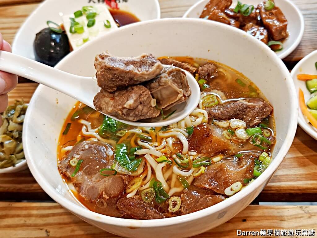 網站近期文章：大媽牛肉麵》鶯歌美食推薦在地人激推150元牛肉麵牛肋條滷牛筋必吃老字號小吃