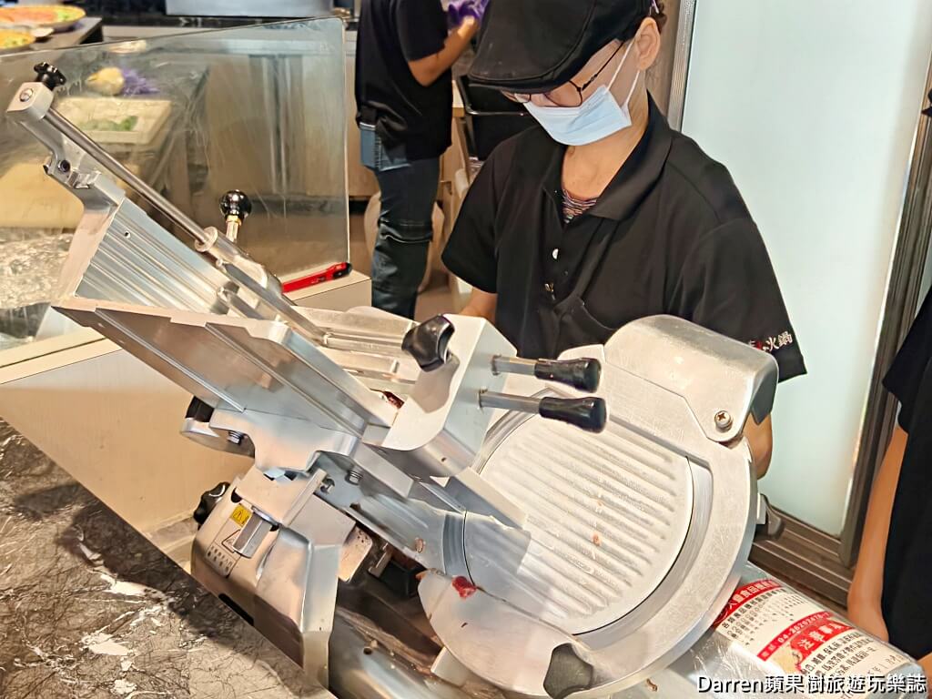 羽葉麻辣火鍋,羽葉麻辣火鍋三重都會館,三重火鍋吃到飽,三重吃到飽,三重美食,麻辣火鍋推薦,火鍋吃到飽推薦,自助吧吃到飽,三重聚餐推薦,火鍋自助吧